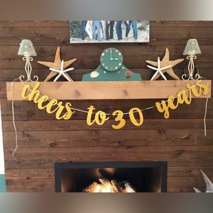 “Cheers to 30 Years” Garland sign